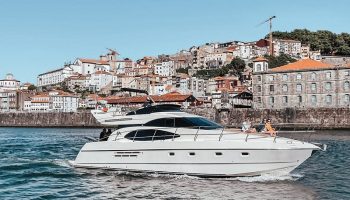 YACHT AZIMUT 50 Flybridge in Porto - seadouro 50 - yacht voyage